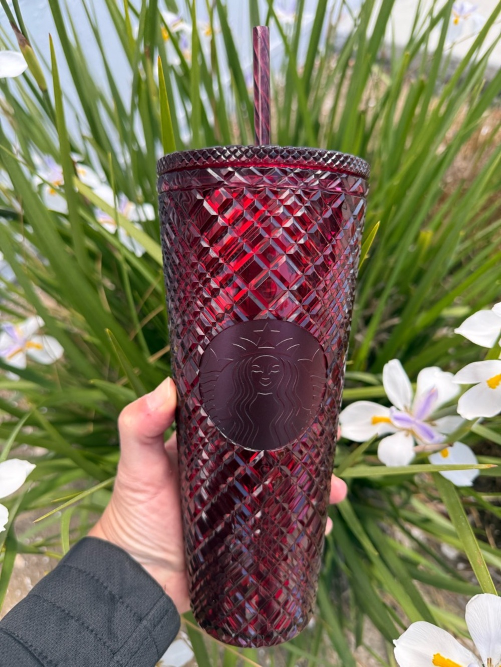 Starbucks Deep Ruby Red Diamond-Pattern Tumbler with Straw